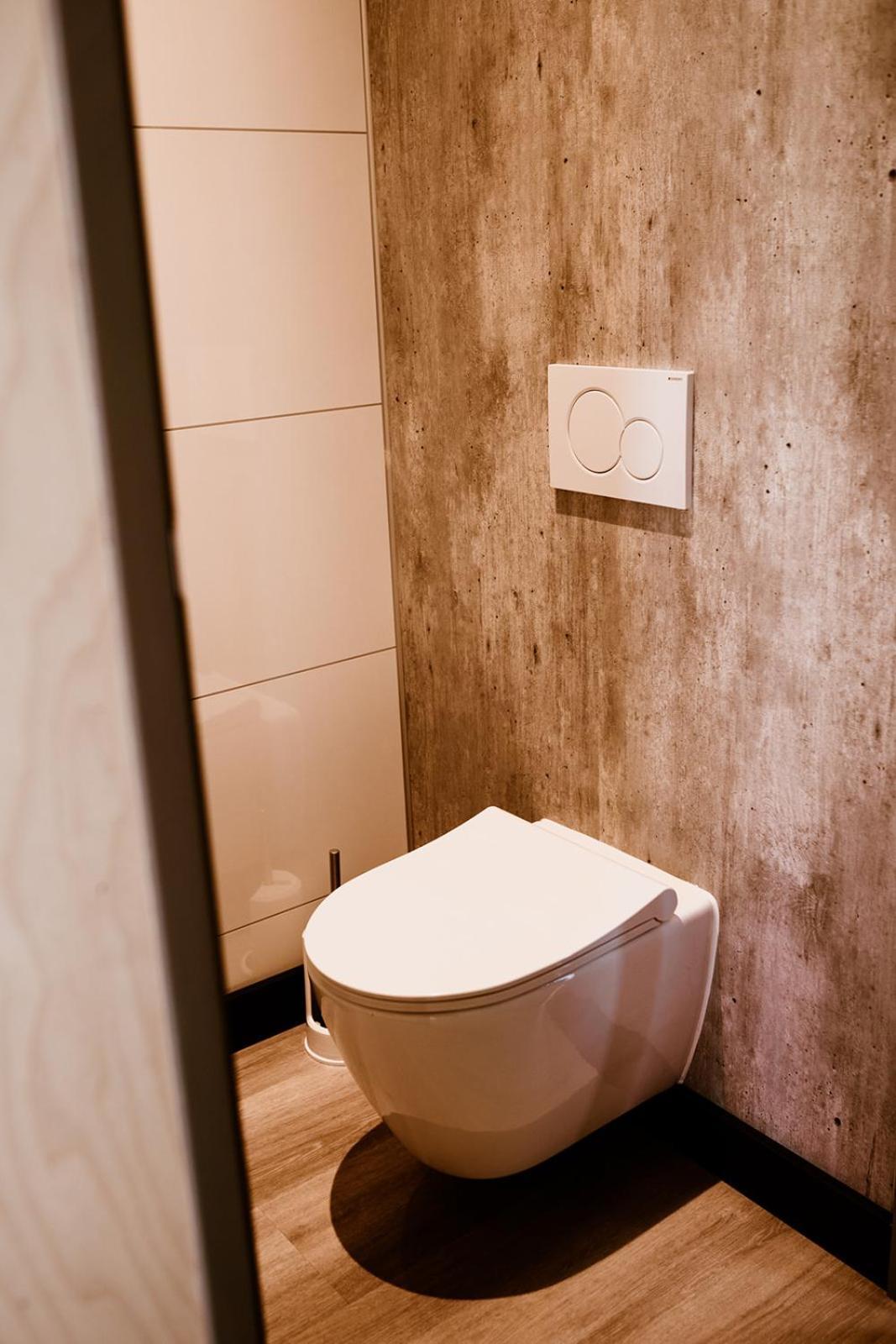 Tiny House Xxl Hotel Bant ภายนอก รูปภาพ
